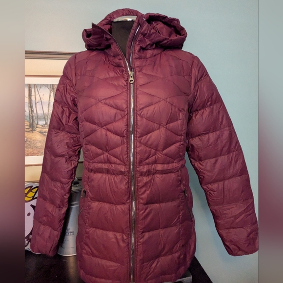 Athleta Down With It Goose Down Puffer Jacket, Maroon, Size Small - Picture 1 of 12